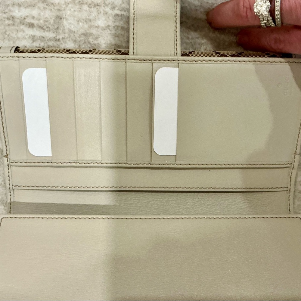 ✨💎NWT💎✨ GUCCI GG SUKEY WALLET. FULL INCLUSION. PURCHASED IN STORE. - Picture 6 of 10